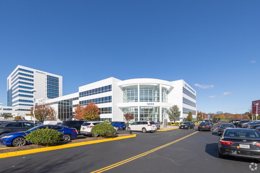 More Photos Of 1200 Waters Pl, Bronx Medical For Lease