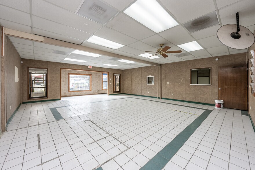 More Photos Of 927 O St, Firebaugh Healthcare For Sale