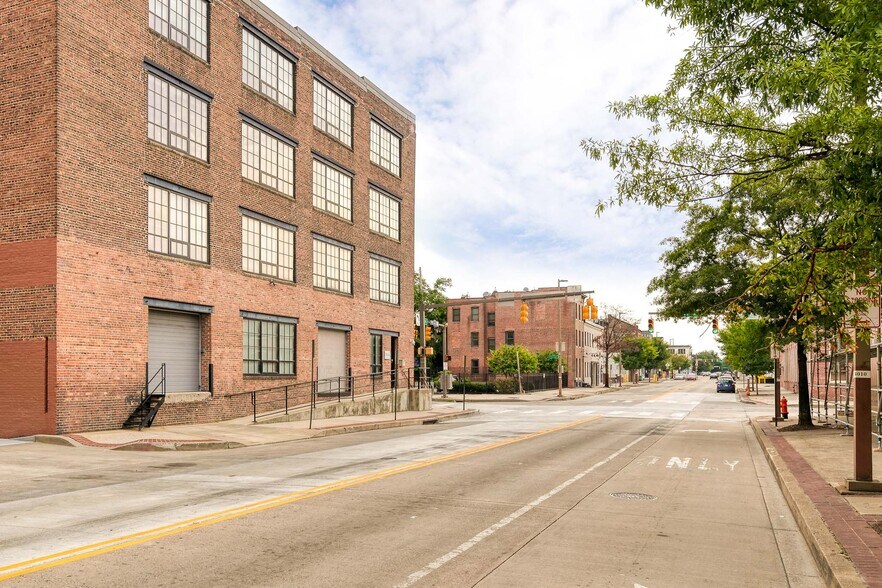 More Photos Of 1434 Fleet St, Baltimore Showroom For Lease