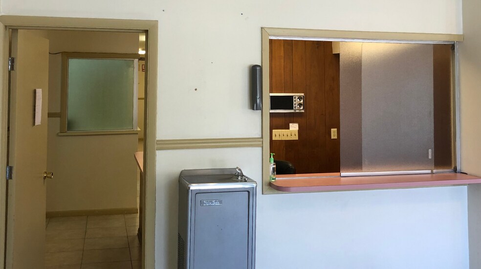 More Photos Of 4306 University Blvd S, Jacksonville Medical For Sale