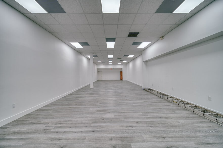 More Photos Of 15801 S Dixie Hwy, Miami Unknown For Lease