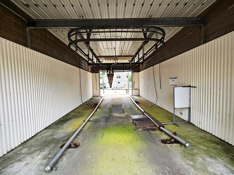 More Photos Of 628 High St, Hillsboro Carwash For Sale