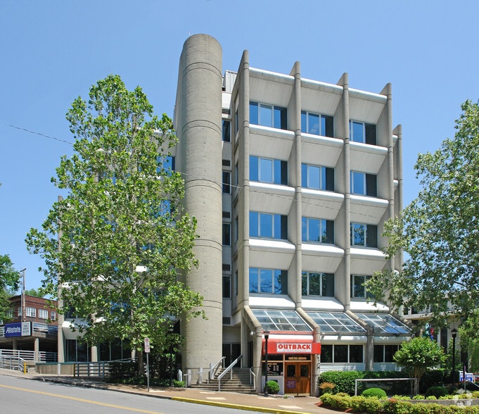 More Photos Of 3212 West End Ave, Nashville Office For Lease