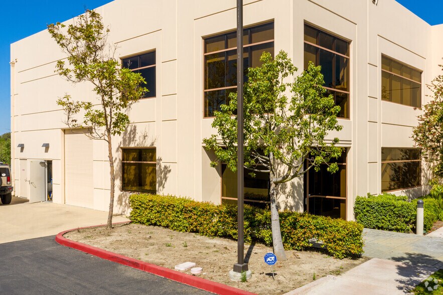 More Photos Of 27 Peters Canyon Rd, Irvine Office For Lease