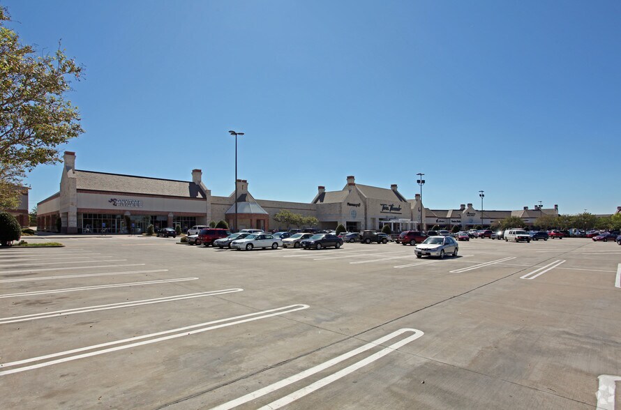 More Photos Of 18204-18410 Preston Rd, Dallas Unknown For Lease