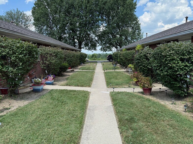 Primary Photo Of 100 E Nottingham Rd, Dayton Apartments For Sale