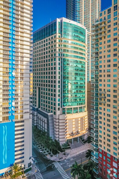 More Photos Of 1111 Brickell Ave, Miami Office For Lease