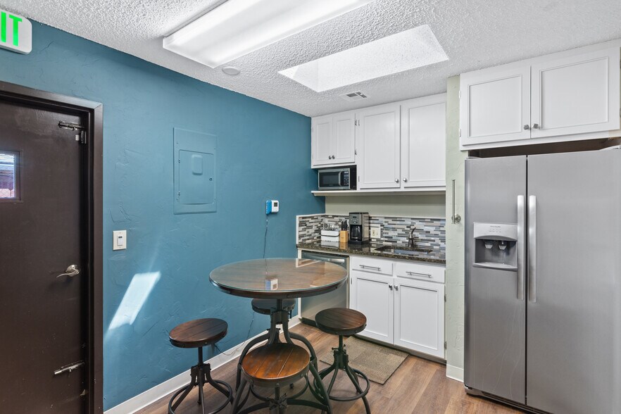 More Photos Of 4334 N Meridian Ave, Oklahoma City Office Residential For Sale
