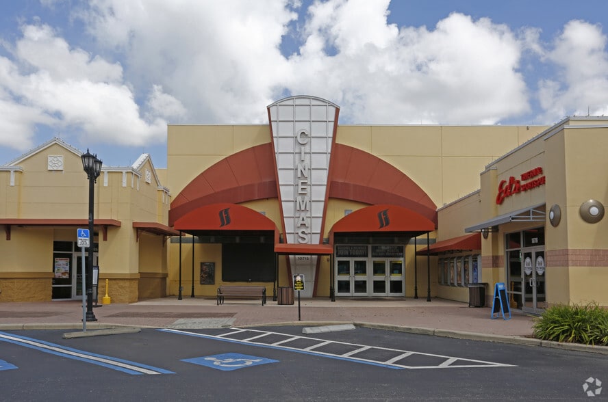 More Photos Of 10707-10719 Rodeo Dr, Bradenton Movie Theatre For Lease