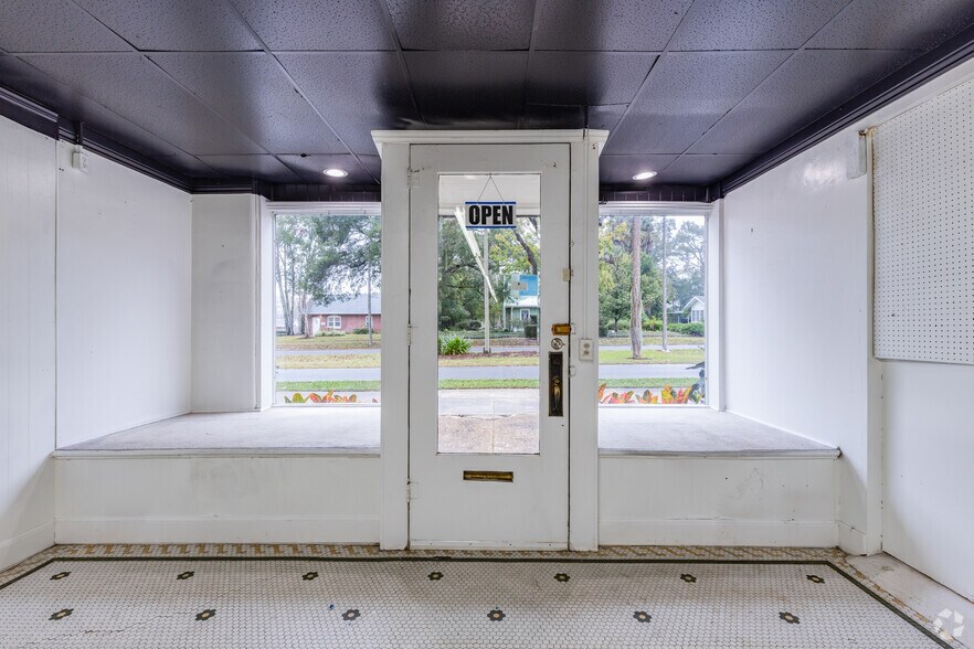 More Photos Of 244 E Graves Ave, Orange City Apartments For Sale