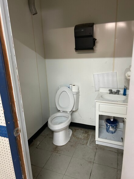 More Photos Of 1005 E Grand Ave, Hot Springs Unknown For Lease