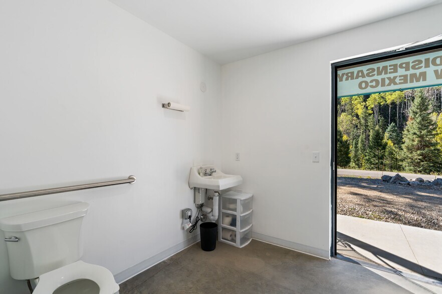 More Photos Of 110 Emma Rd, Taos Ski Valley Freestanding For Sale