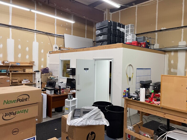 More Photos Of 2975 Brighton Henrietta Tl Rd, Rochester Light Manufacturing For Lease