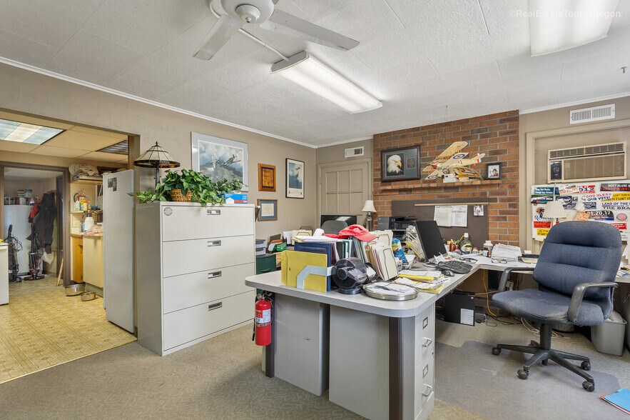 More Photos Of 3007 NE 181st Ave, Portland Freestanding For Sale