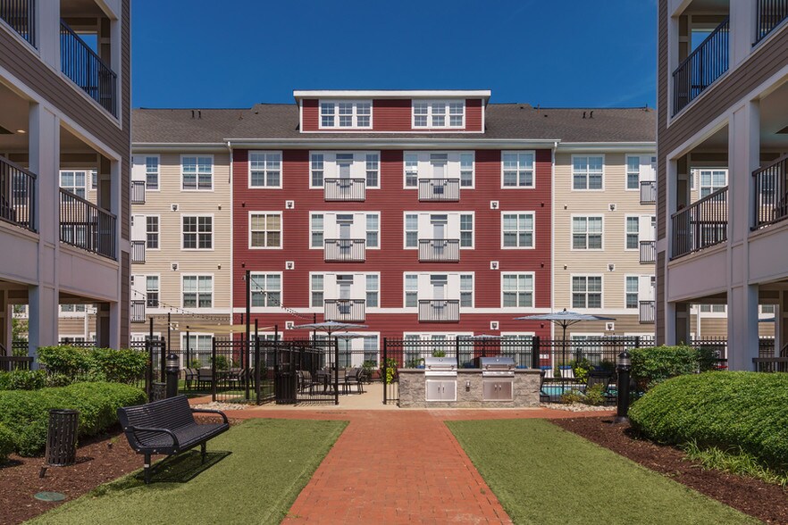 More Photos Of 1901 West St, Annapolis Apartments For Lease