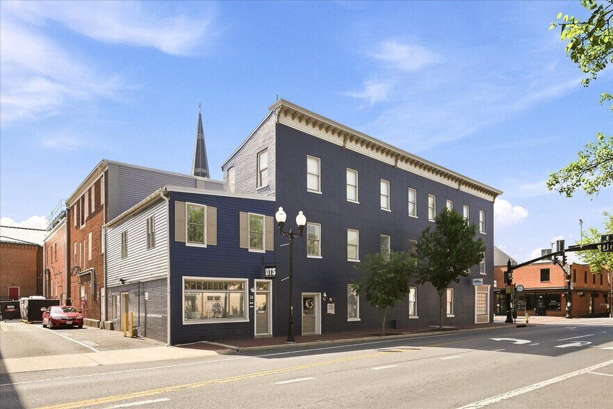 More Photos Of 48 W Boscawen St, Winchester Storefront Retail Office For Sale