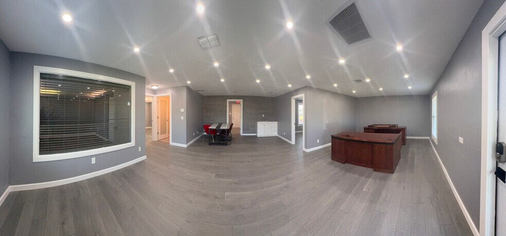 More Photos Of 7320 Sanibel Blvd, Fort Myers Medical For Lease