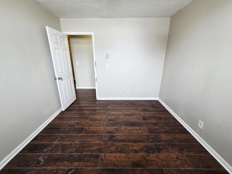 More Photos Of 1302 Broadway, Lorain Storefront Retail Residential For Sale