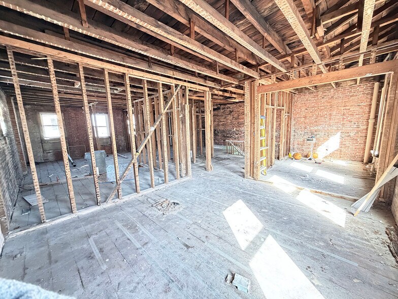 More Photos Of 42 Broad St, Keyport Storefront Retail Residential For Sale