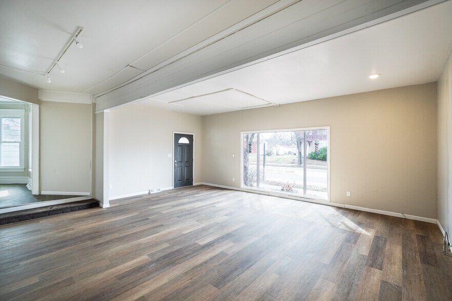 More Photos Of 1601 Jackson St, La Crosse General Retail For Lease