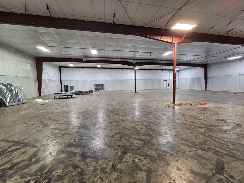 More Photos Of 747 S Washington Ave, Madison Warehouse For Lease