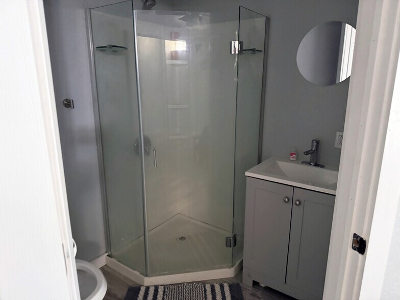 More Photos Of 2123 15th St, Lubbock Apartments For Sale