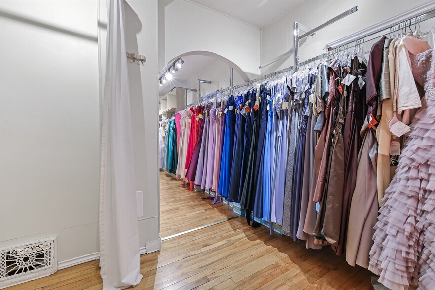 More Photos Of 620 Marsh Rd NE, Calgary General Retail For Lease