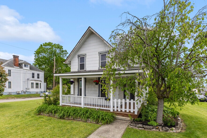 More Photos Of 4103 Broadway, Grove City Freestanding For Sale