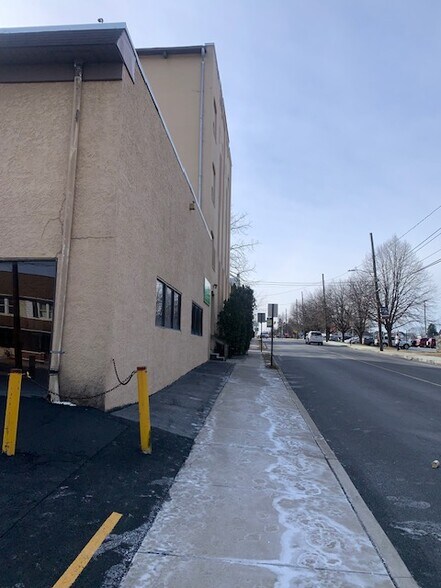 More Photos Of 52 N 2nd St, Coplay Flex For Lease