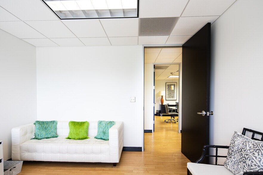 More Photos Of 3200 Steck Ave, Austin Office For Sale