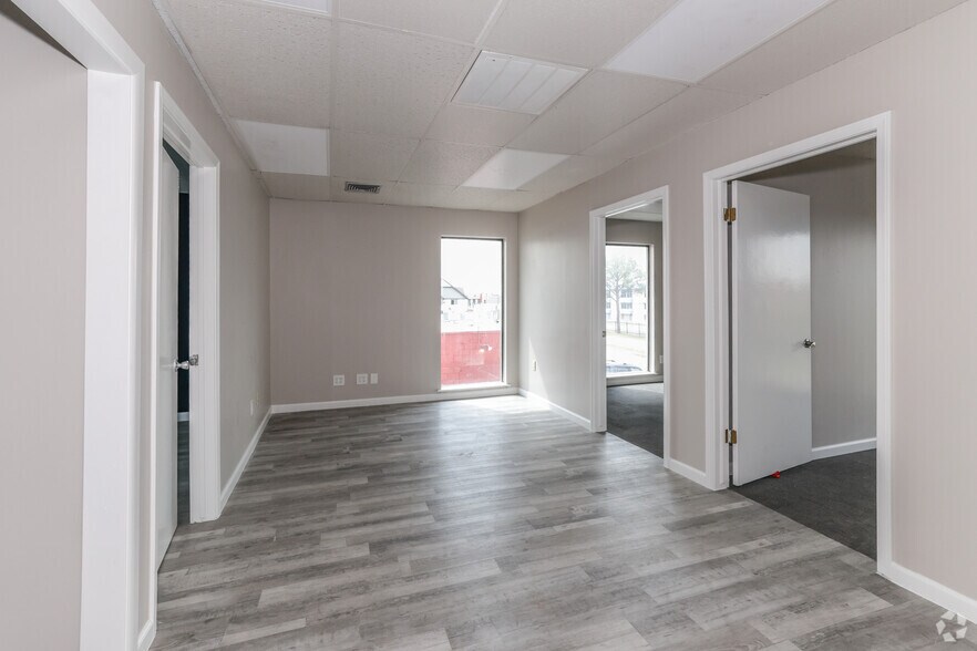 More Photos Of 4641 S Braden Ave, Tulsa Office For Sale
