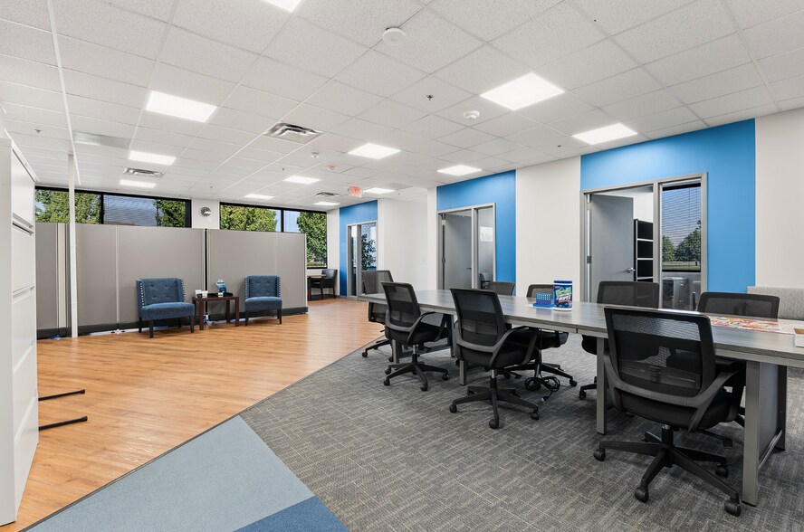 More Photos Of 500 Canal View Blvd, Rochester Unknown For Lease
