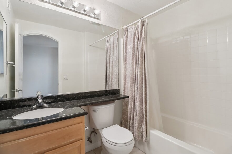 More Photos Of 1501 India St, San Diego Apartments For Sale