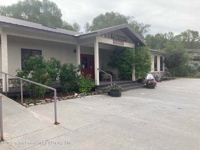 More Photos Of 37 Fremont Lake Road, Pinedale Medical For Sale
