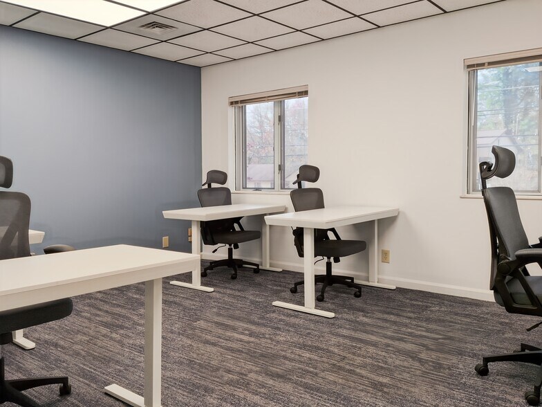 More Photos Of 1620 Asheville Hwy, Hendersonville Coworking Space