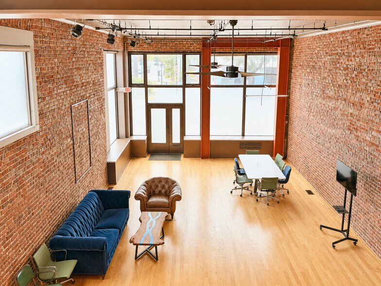 More Photos Of 1099 Folsom St, San Francisco Loft Creative Space For Lease