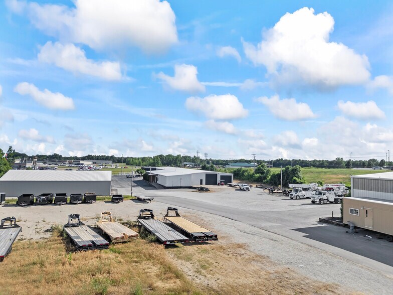 More Photos Of 2606 E Rock Haven Rd, Harrisonville Light Manufacturing For Lease