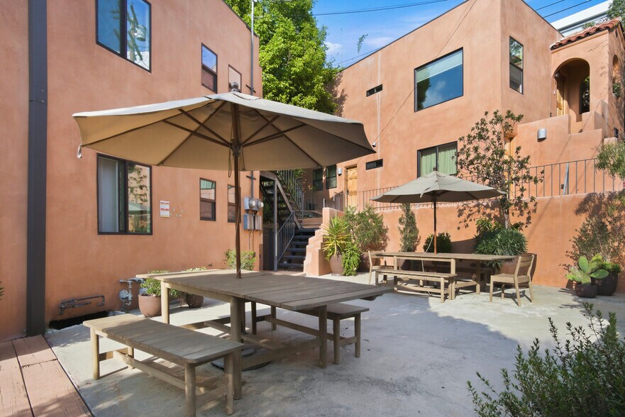 More Photos Of 3361 Hamilton Way, Los Angeles Apartments For Sale