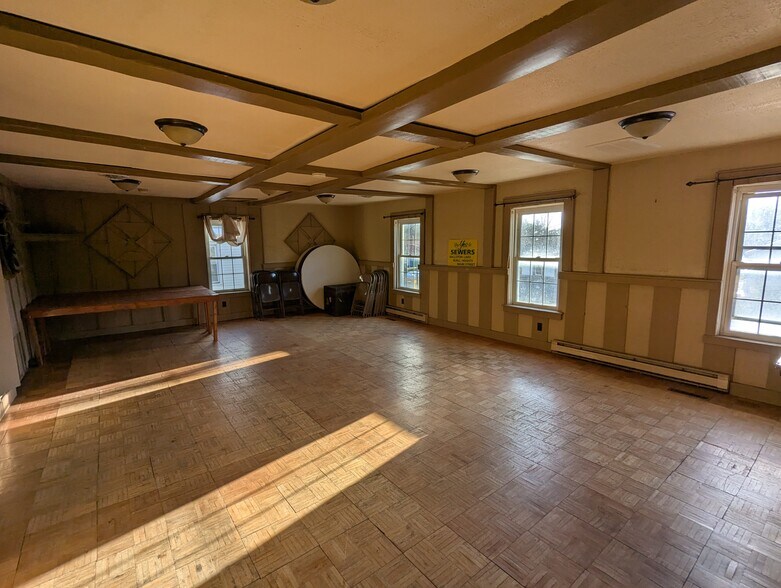 More Photos Of 17 Main St, Ballston Lake Restaurant For Lease