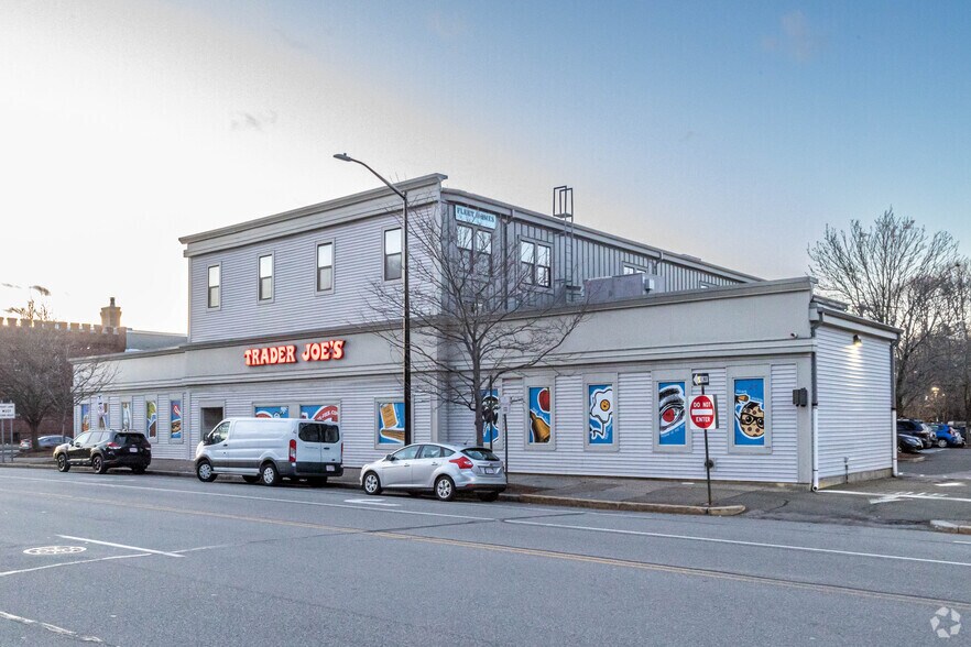 More Photos Of 1121 Washington St, Newton Office For Lease