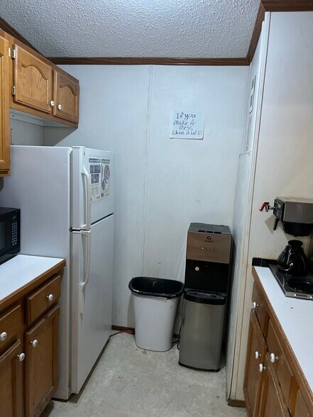 More Photos Of 4739 Singleton Station Rd, Louisville Unknown For Lease