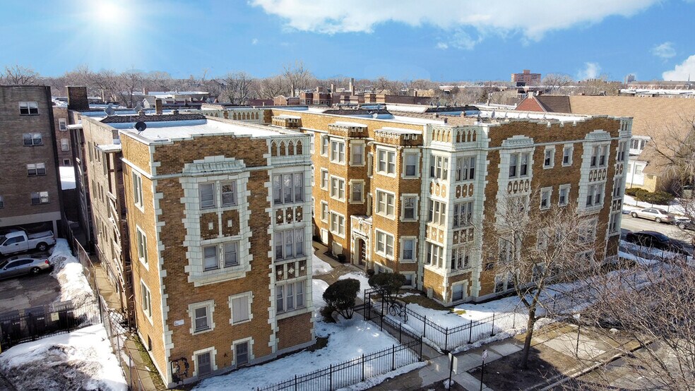 More Photos Of 7600-14 S South Shore Dr, Chicago Apartments For Sale