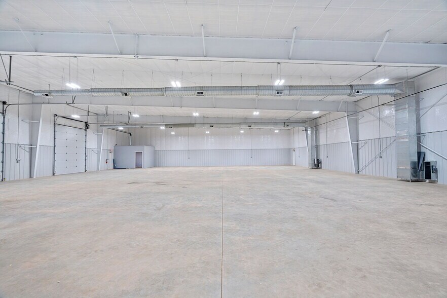 More Photos Of 115 Overhill Dr, Mooresville Warehouse For Lease