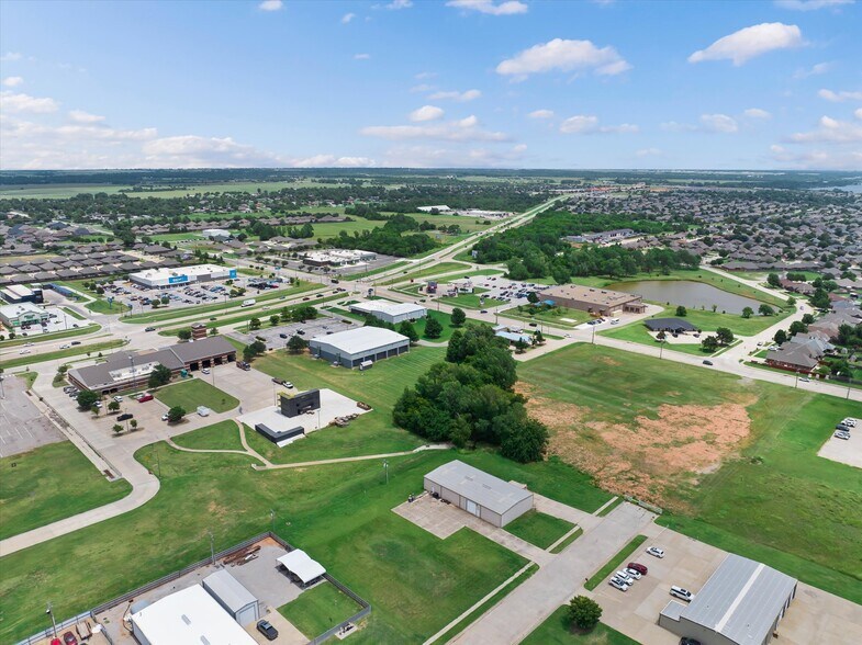 More Photos Of 301 S Yukon Pky, Yukon Land For Sale