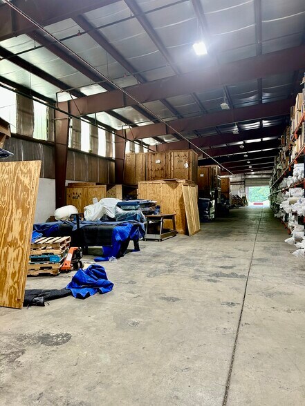 More Photos Of 77 Merrimack St, Concord Warehouse For Lease