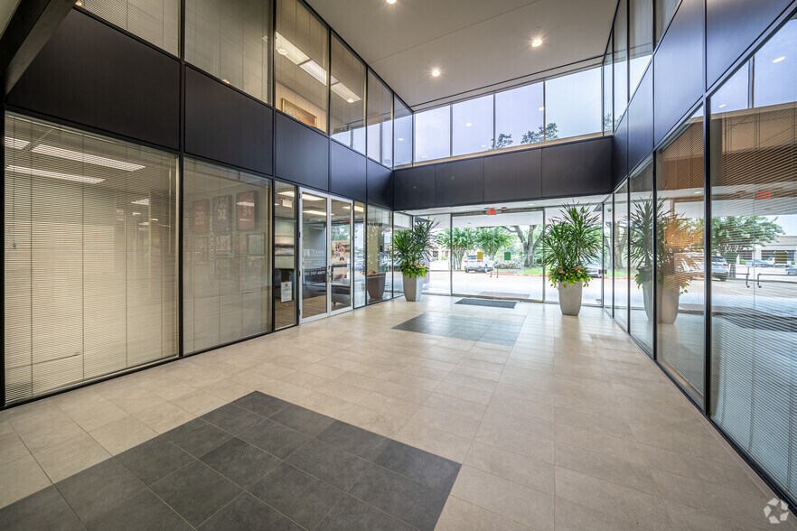 More Photos Of 12600 N Featherwood Dr, Houston Office For Lease