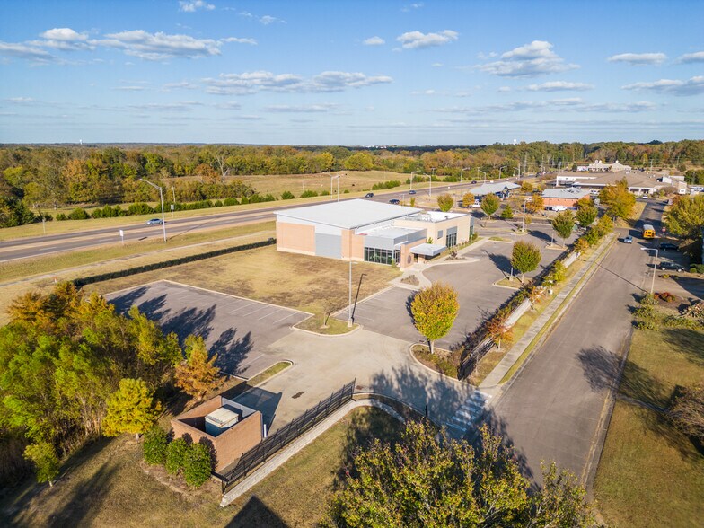 More Photos Of 225 Tomlinson Dr, Starkville Office For Sale