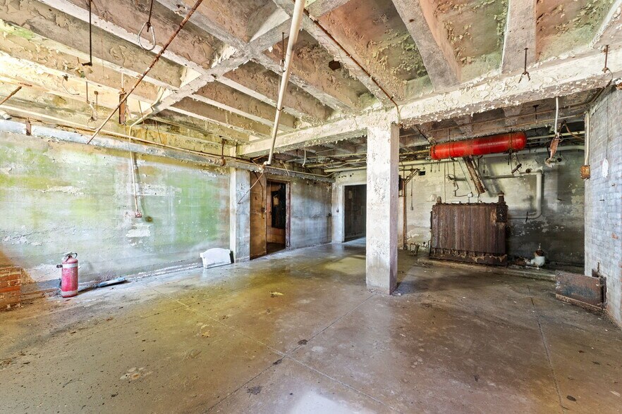 More Photos Of 1190 Main St, West Warwick Loft Creative Space For Sale