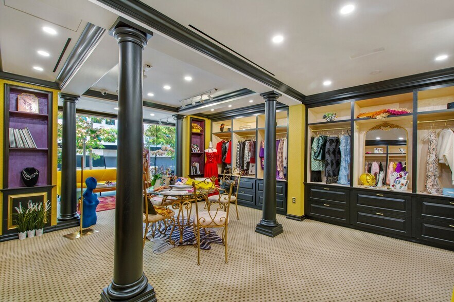 More Photos Of 9625-9647 Brighton Way, Beverly Hills Storefront Retail Office For Lease