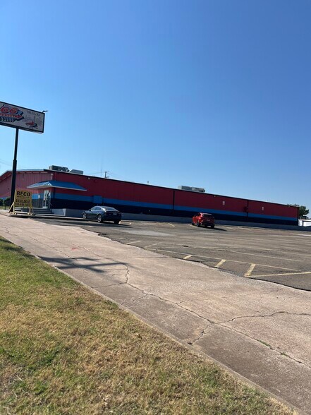 More Photos Of 1150 S Sheridan Rd, Tulsa Sports And Entertainment For Sale